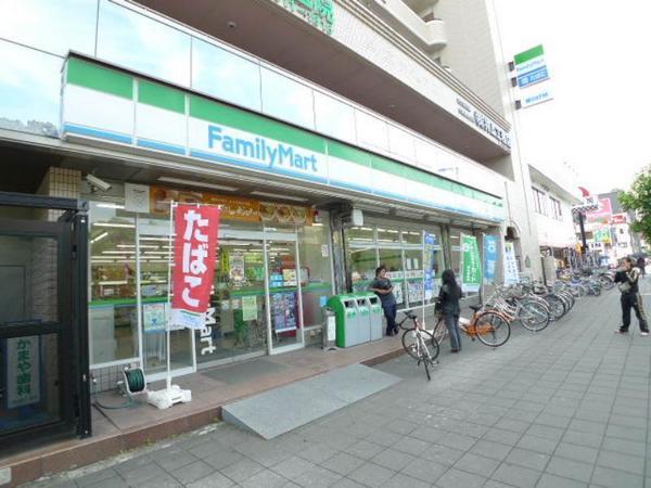 ファミール緑　ファミリーマート鶴見五丁目店（コンビニ）／373m　