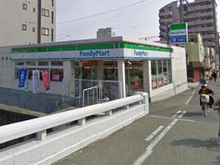 Ｏ・Ｂ・Ｐ柳谷　ファミリーマート鴫野橋店（コンビニ）／243m　
