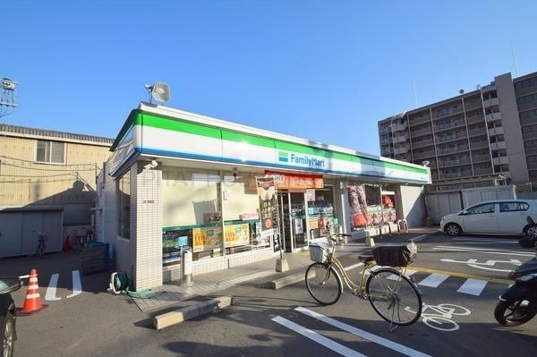 サンパレス　ファミリーマート鶴見諸口一丁目店（コンビニ）／294m　