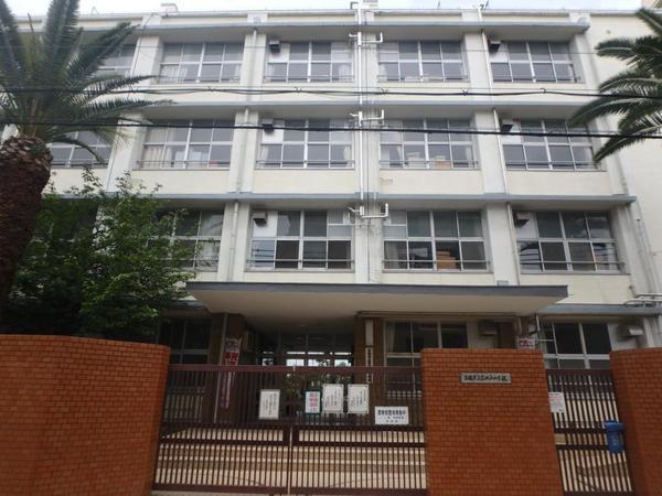 　大阪市立茨田西小学校（小学校）／102m　